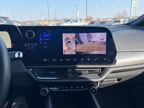 Used 2024 Chevrolet Equinox EV RS image 19