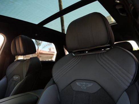 New 2025 Bentley Bentayga image 15