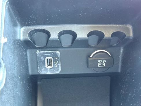 Used 2020 Jeep Cherokee Latitude Plus w/ Cold Weather Group AWD/4WD image 35