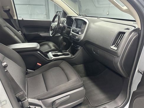 Used 2018 Chevrolet Colorado LT w/ LT Convenience Package AWD/4WD image 11
