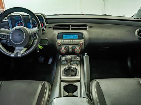 Used 2010 Chevrolet Camaro SS RWD image 30