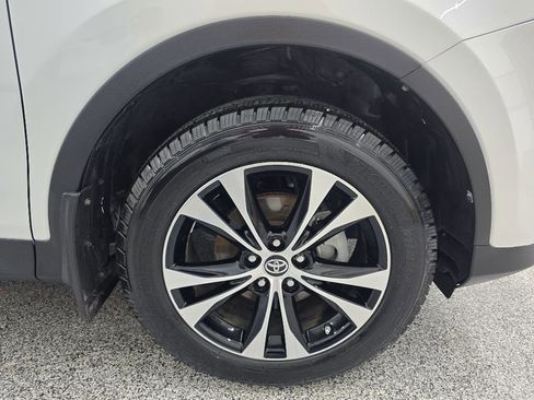 Used 2015 Toyota RAV4 Limited image 28
