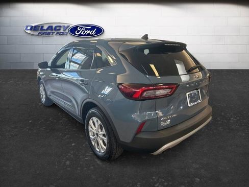 Used 2023 Ford Escape Active AWD/4WD image 3