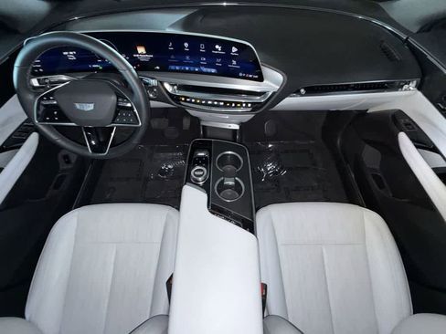 Used 2024 Cadillac Lyriq Luxury AWD/4WD image 24