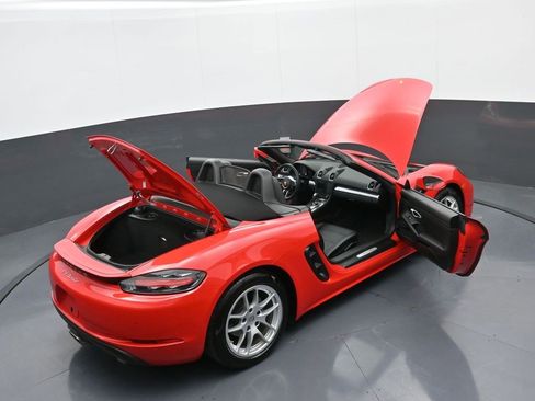 Used 2017 Porsche 718 Boxster image 40