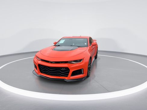 Used 2019 Chevrolet Camaro ZL1 image 3