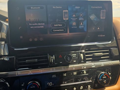 New 2026 Nissan Pathfinder Platinum FWD image 13