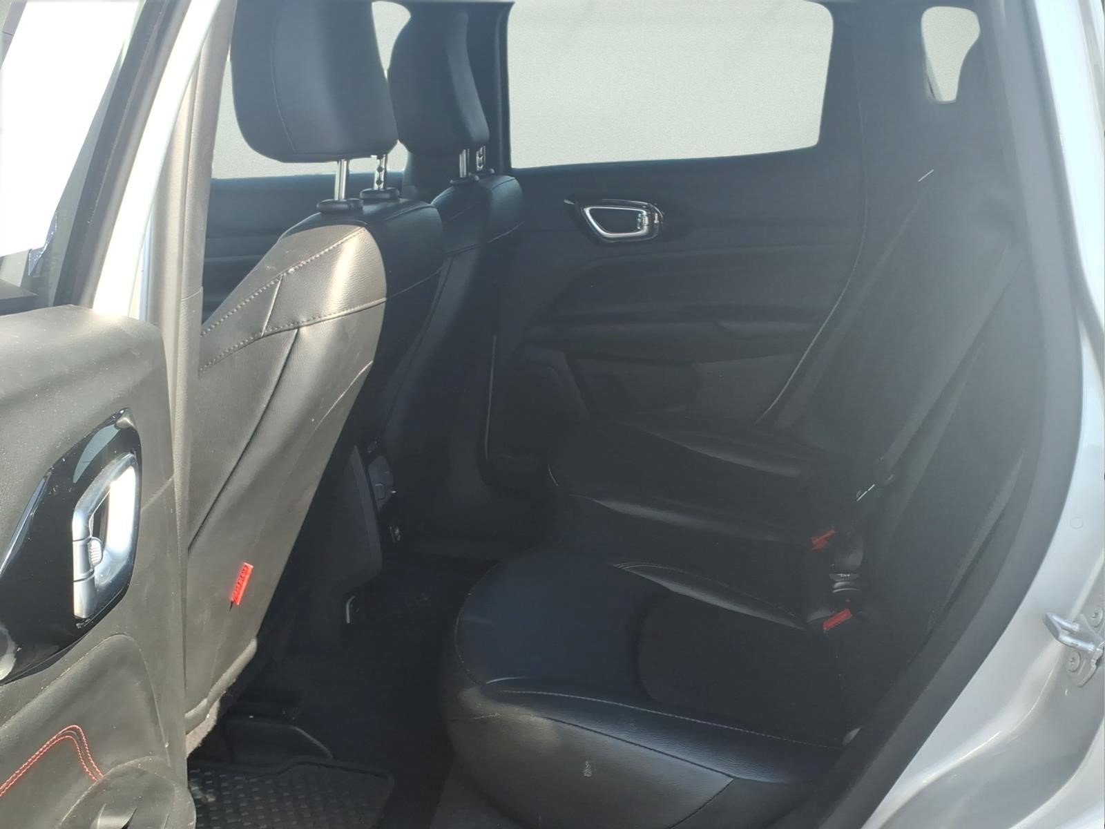 Used 2025 Jeep Compass Trailhawk AWD/4WD image 13