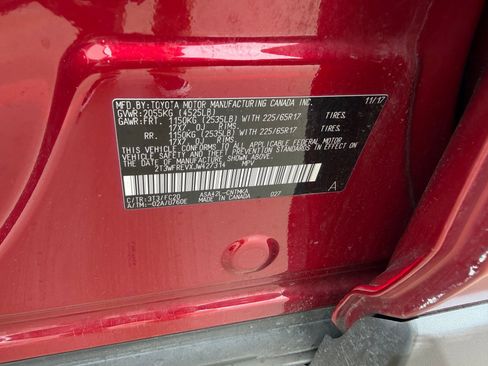 Used 2018 Toyota RAV4 XLE w/ Plus Extra Value Package image 19