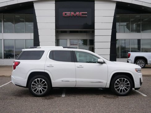 Used 2023 GMC Acadia Denali w/ Denali Ultimate Package AWD/4WD image 2