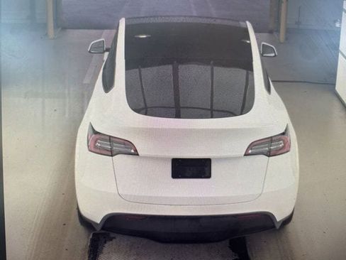 Used 2021 Tesla Model Y Long Range AWD/4WD image 11