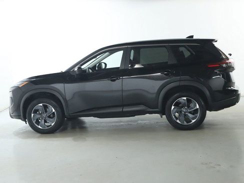 Certified 2025 Nissan Rogue SV image 38