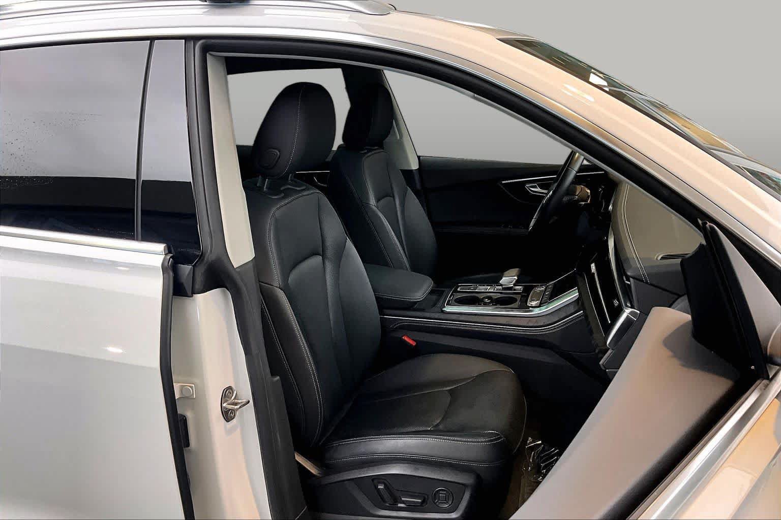 Used 2023 Audi Q8 Premium Plus AWD/4WD image 8