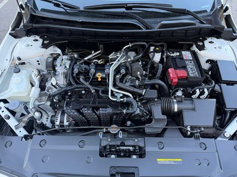 Used 2025 Nissan Altima 2.5 SV FWD image 32