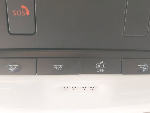 Used 2023 Mitsubishi Outlander SE image 28