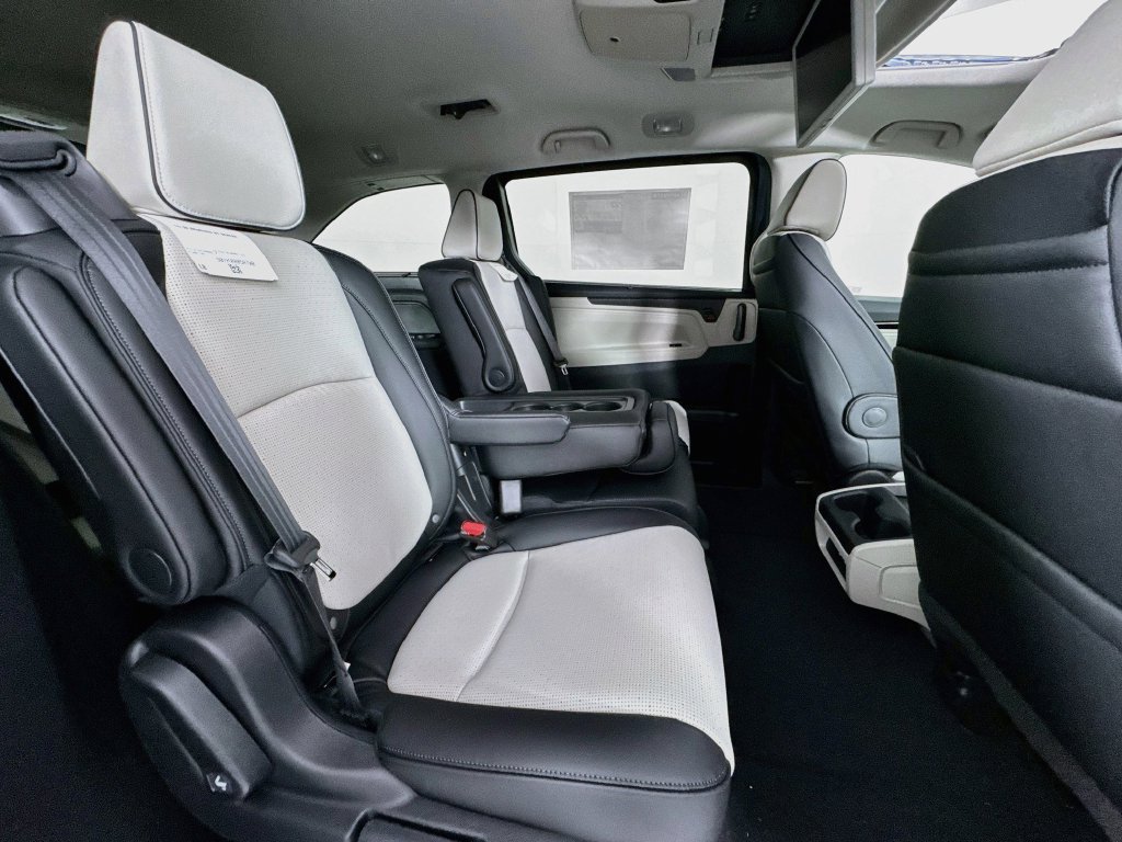 Used 2026 Honda Odyssey Elite image 40