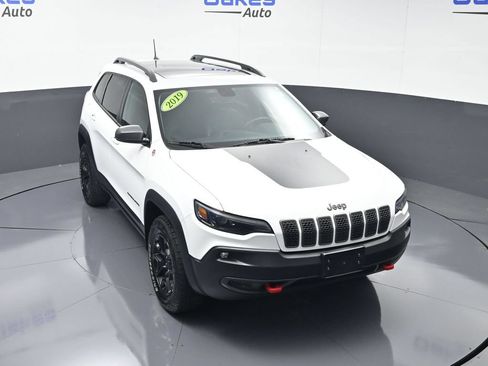 Used 2019 Jeep Cherokee Trailhawk w/ Comfort/Convenience Group AWD/4WD image 49