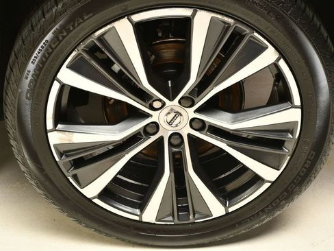 Used 2022 Volvo XC60 B5 Momentum w/ Protection Package Premier image 18