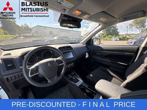 Used 2025 Mitsubishi Outlander Sport ES AWD/4WD image 18