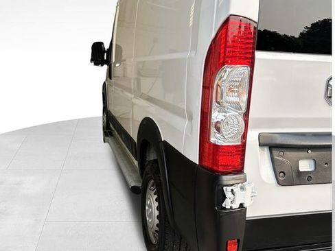 Used 2025 RAM ProMaster 2500 w/ U-Haul Equipment Group FWD image 10