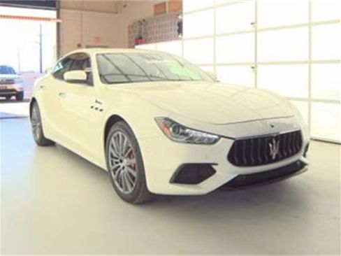 Used 2022 Maserati Ghibli Modena Q4 image 1