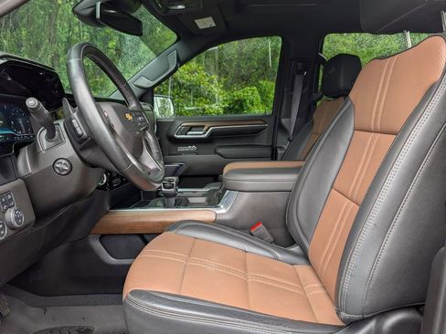 Used 2023 Chevrolet Silverado 1500 High Country w/ High Country Premium Package AWD/4WD image 15