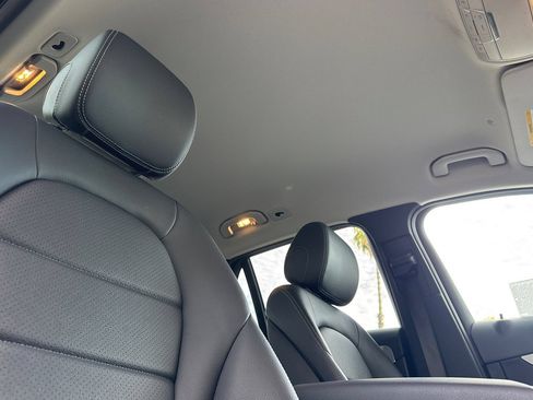 Used 2022 Mercedes-Benz GLC 300 w/ Premium Package Lite image 16