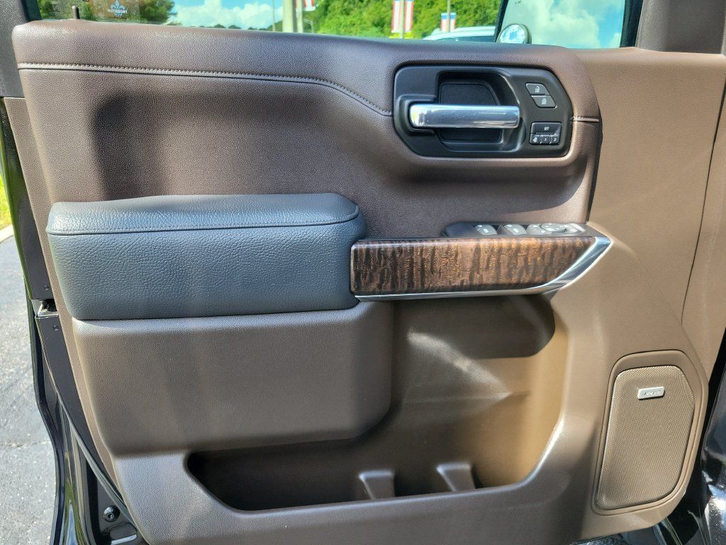 Used 2019 GMC Sierra 1500 Denali w/ Denali Ultimate Package AWD/4WD image 16