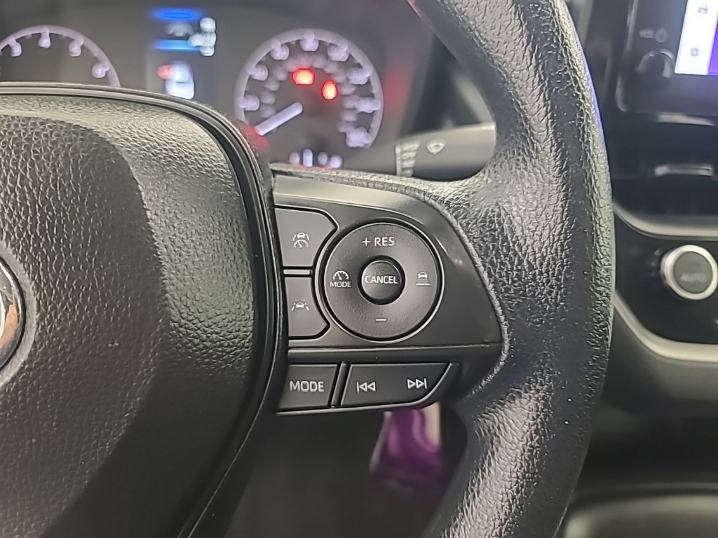Used 2025 Toyota Corolla LE FWD image 31