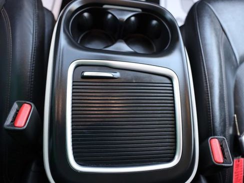 Used 2019 Chrysler Pacifica Touring-L Plus w/ Advanced Safetytec Group FWD image 33