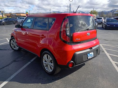 Used 2015 Kia Soul + FWD image 5