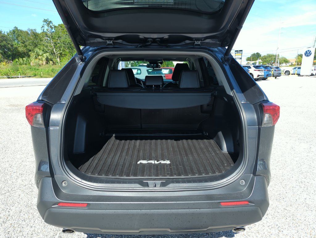 Used 2019 Toyota RAV4 XLE Premium w/ Cold Weather Package AWD/4WD image 31