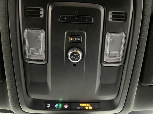 Used 2023 GMC Yukon SLT image 22