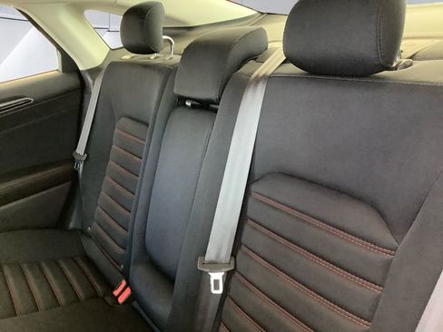 Used 2013 Ford Fusion SE image 18