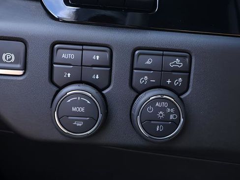 Used 2025 Chevrolet Silverado 3500 LTZ w/ LTZ Premium Package AWD/4WD image 15
