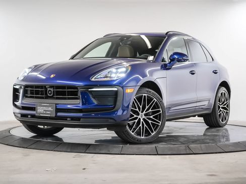Certified 2024 Porsche Macan AWD/4WD image 1