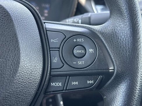 Used 2021 Toyota Corolla LE FWD image 16