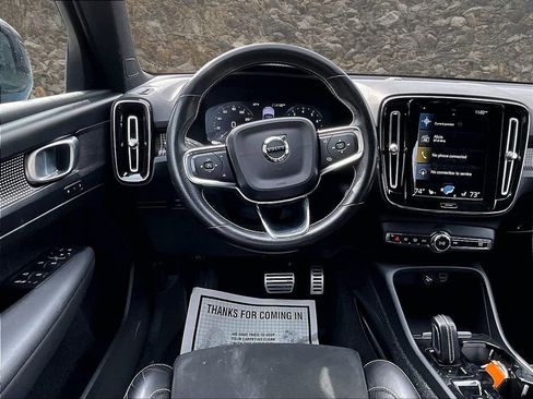 Used 2021 Volvo XC40 T5 R-Design w/ Climate Package image 5