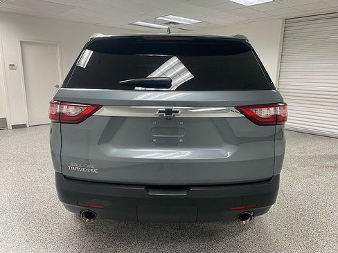 Used 2021 Chevrolet Traverse LS image 6