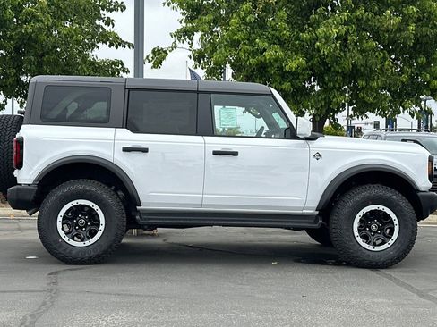 New 2026 Ford Bronco Outer Banks w/ Sasquatch Package AWD/4WD image 3