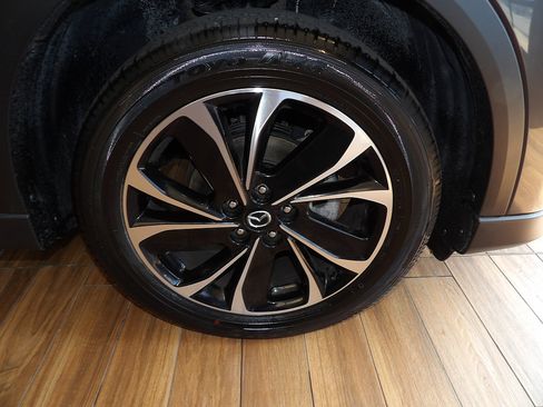 Certified 2023 MAZDA CX-5 AWD 2.5 S w/ Premium Package image 4