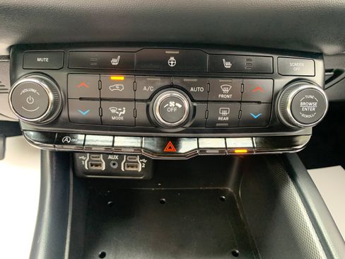 Certified 2024 Dodge Durango GT image 35