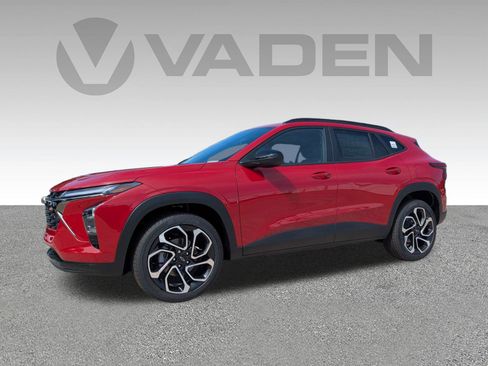 New 2026 Chevrolet Trax RS w/ Driver Confidence Package FWD image 2