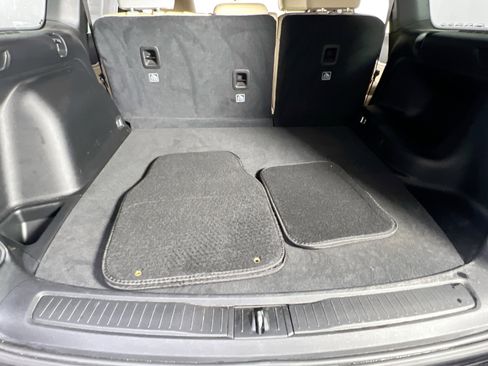 Used 2023 Jeep Grand Cherokee Limited image 24