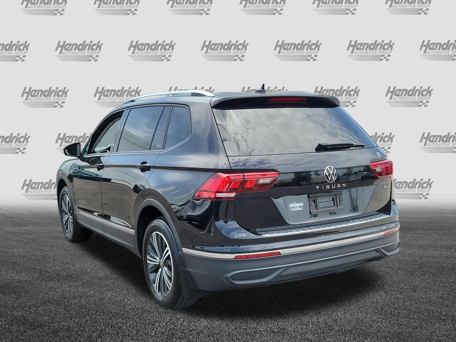 Used 2024 Volkswagen Tiguan Wolfsburg Edition w/ MDO Package, Two-Row AWD/4WD image 5