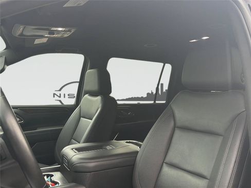 Used 2024 Chevrolet Suburban LT AWD/4WD image 12