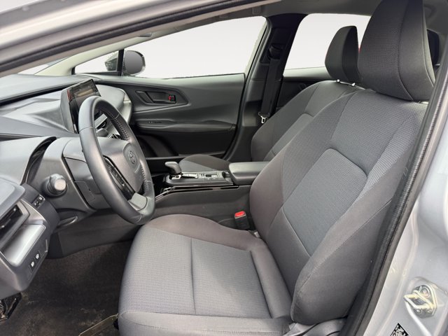 Used 2025 Toyota Prius LE FWD image 12