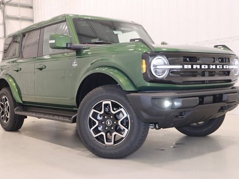 New 2025 Ford Bronco Outer Banks image 32