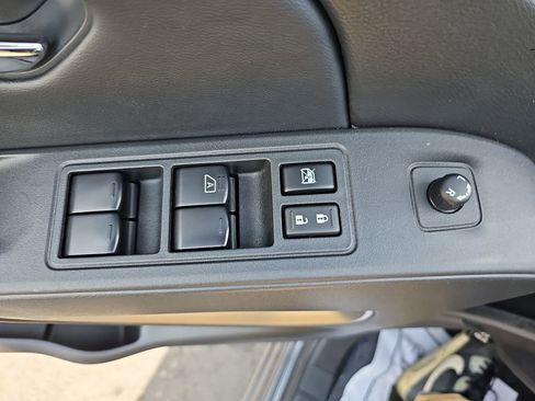Used 2025 Nissan Frontier SV RWD image 31