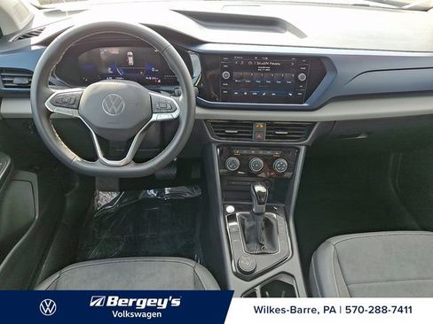 Certified 2023 Volkswagen Taos SE w/ Panoramic Sunroof Package image 14